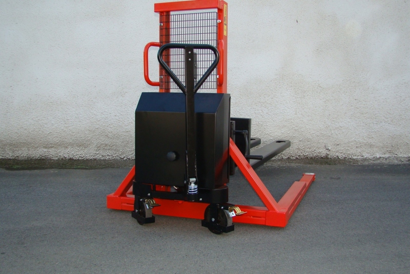 Vysokozdvižné vozíky / VVE s otočnou vidlicou