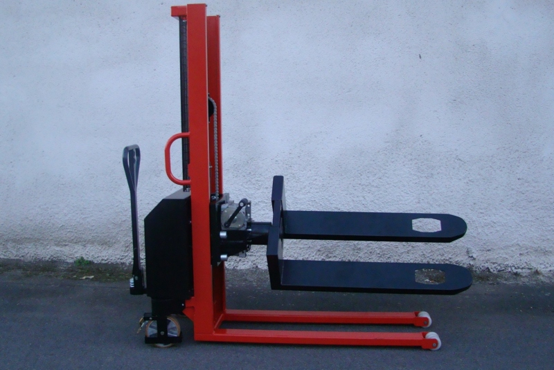 Vysokozdvižné vozíky / VVE s otočnou vidlicou